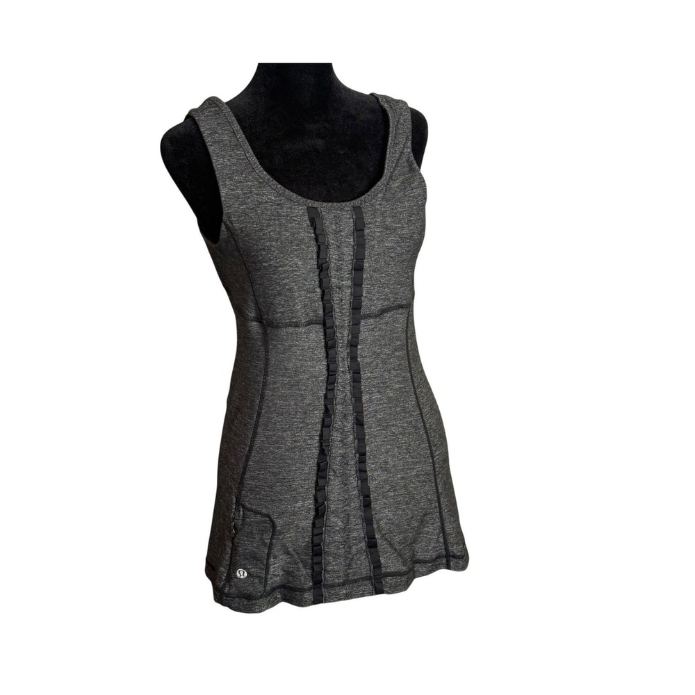 Lululemon Run Free Ruffle Back Tank Top Size 6 Gray Black Gym Workout Athletic